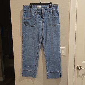 Stylish Light Blue Cropped Women's Jeans